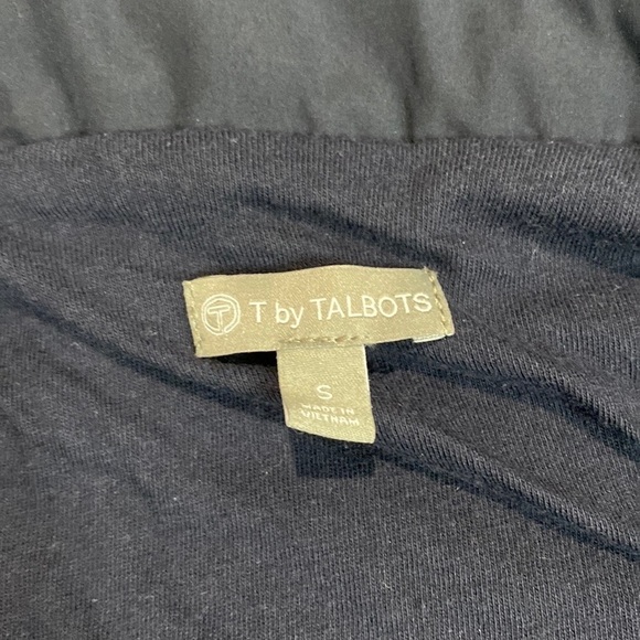 T BY TALBOTS WOMEN’S NAVY BLUE CHEVRON PUFFER VEST SMALL - Picture 2 of 8